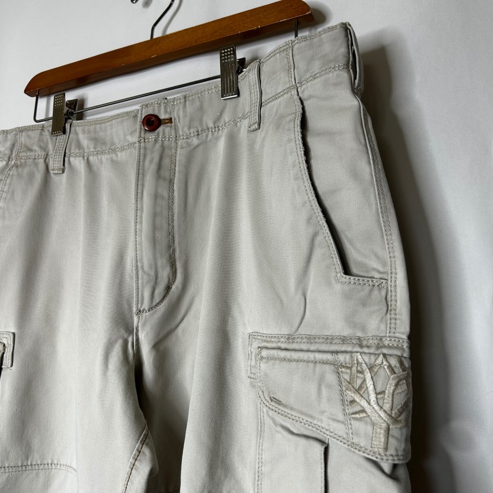 Timberland Men's Shorts Size 34 Beige Cotton Cargo Outdoors Tree Embroidery - Picture 2 of 9